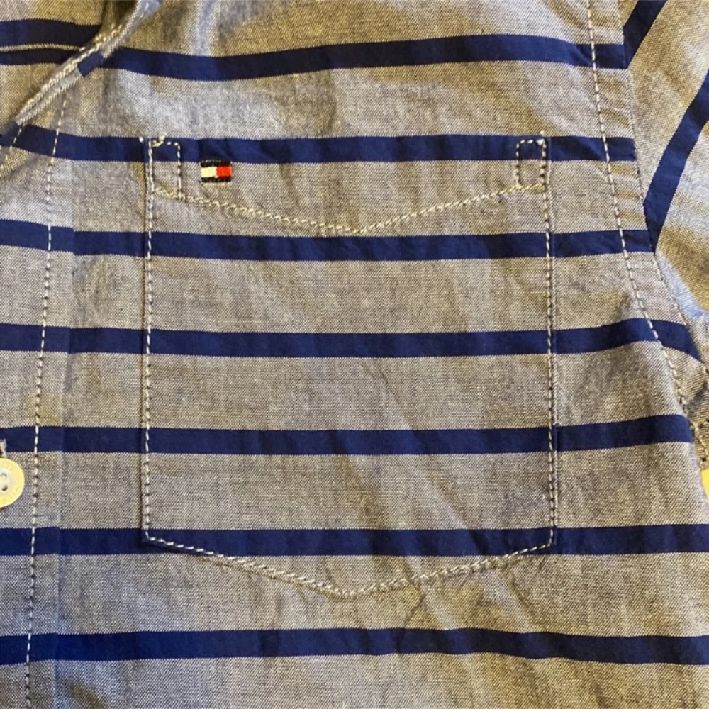 Long sleeve button down shirt - Picture 3 of 4